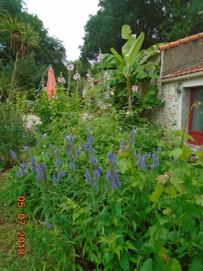 Les Trois Etangs Bed & Breakfast Saint-Viaud Exterior photo